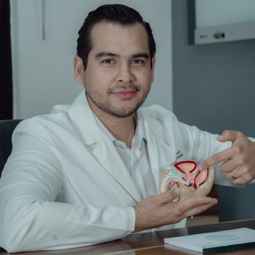 Urólogo Nozomu Nishimura 